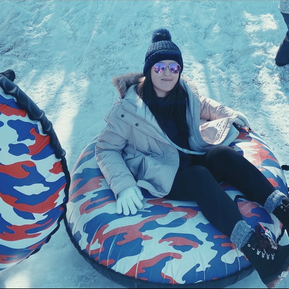 Meet your Posher, Leslie - Picture 3 of 3